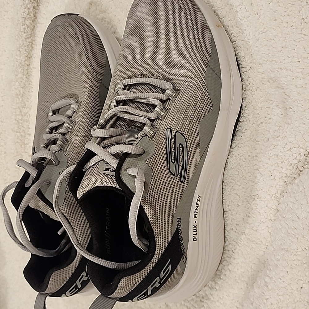 Skechers Men's Gray Athletic Shoes Dluxe Fitness - Memory Foam MENS SZ. 7 - Picture 3 of 7